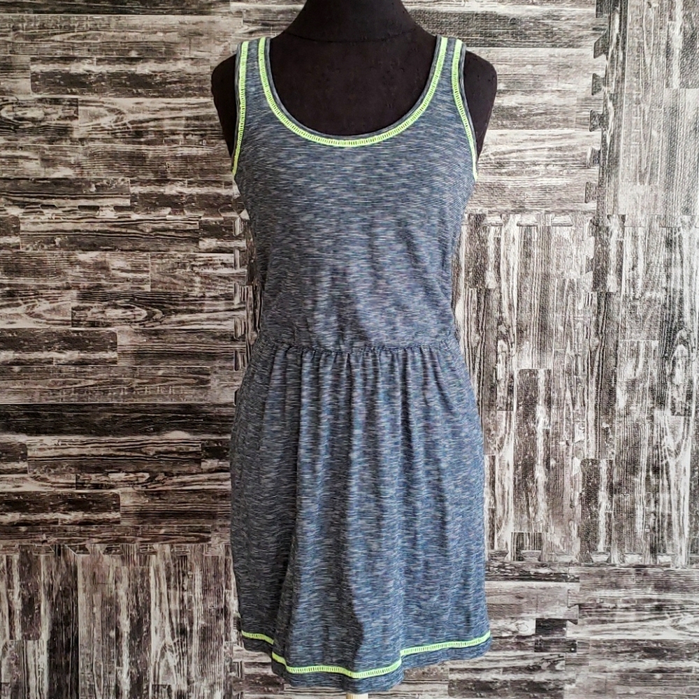 Gap Casual Dress size small bright neon green hem